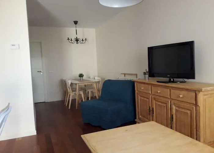 En C/ Peroneros * Latas